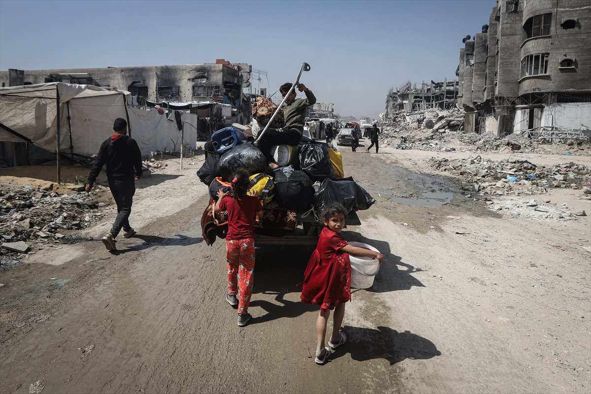 Gazze'de halk güvenli bölgelere göç etmeye başladı