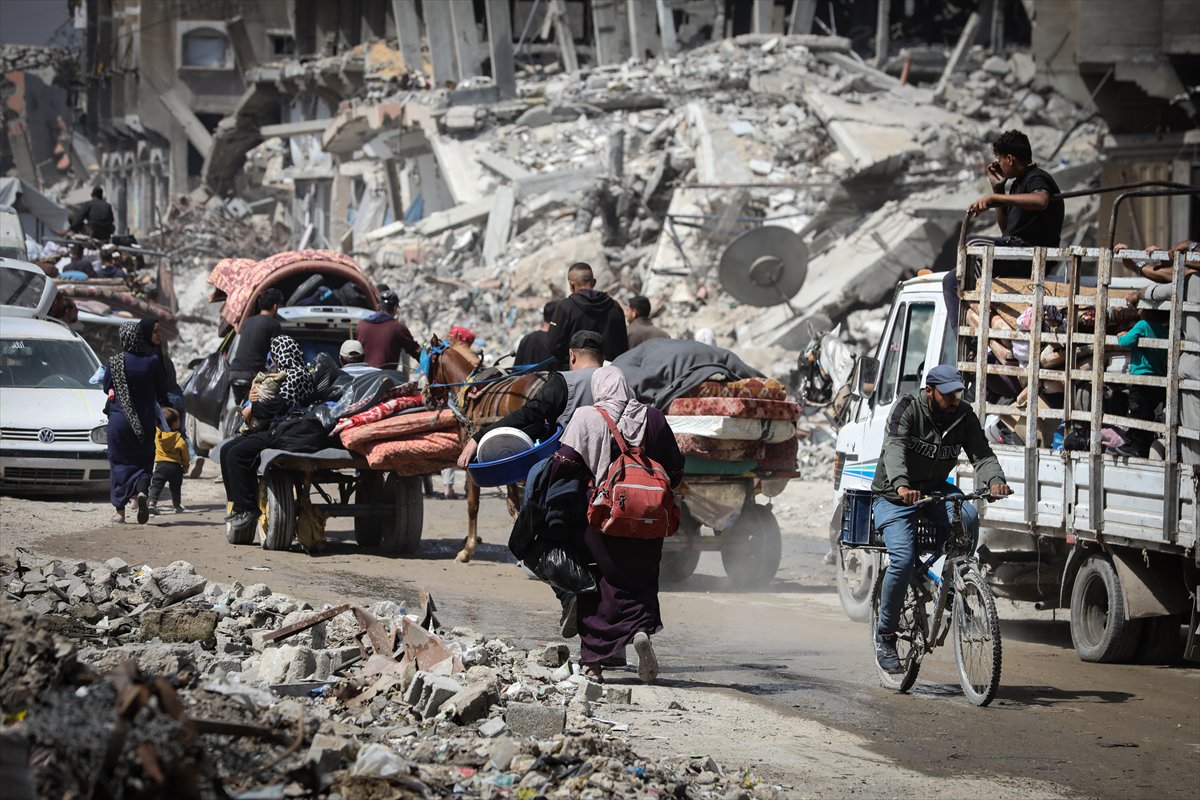 Gazze'de halk güvenli bölgelere göç etmeye başladı