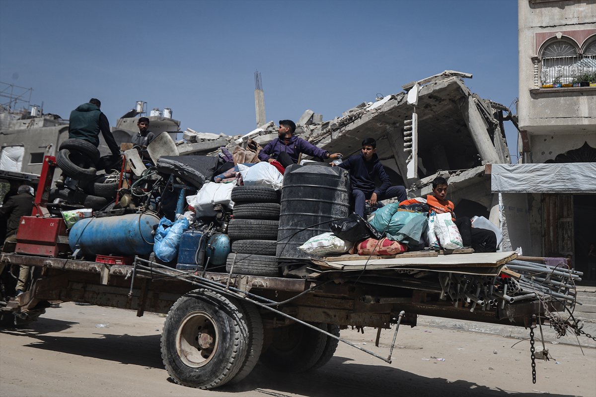Gazze'de halk güvenli bölgelere göç etmeye başladı
