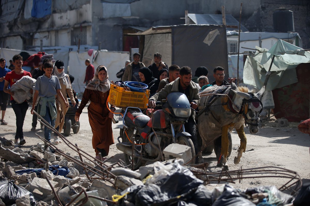 Gazze'de halk güvenli bölgelere göç etmeye başladı