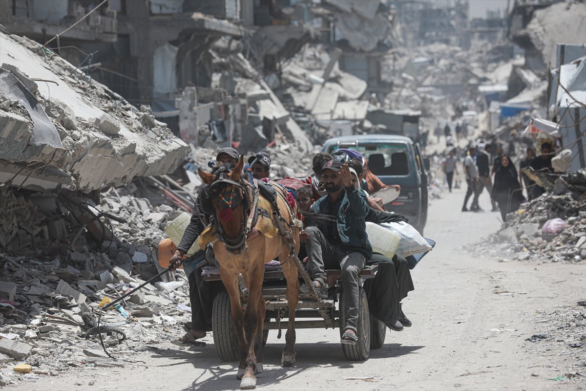 Gazze'de halk güvenli bölgelere göç etmeye başladı