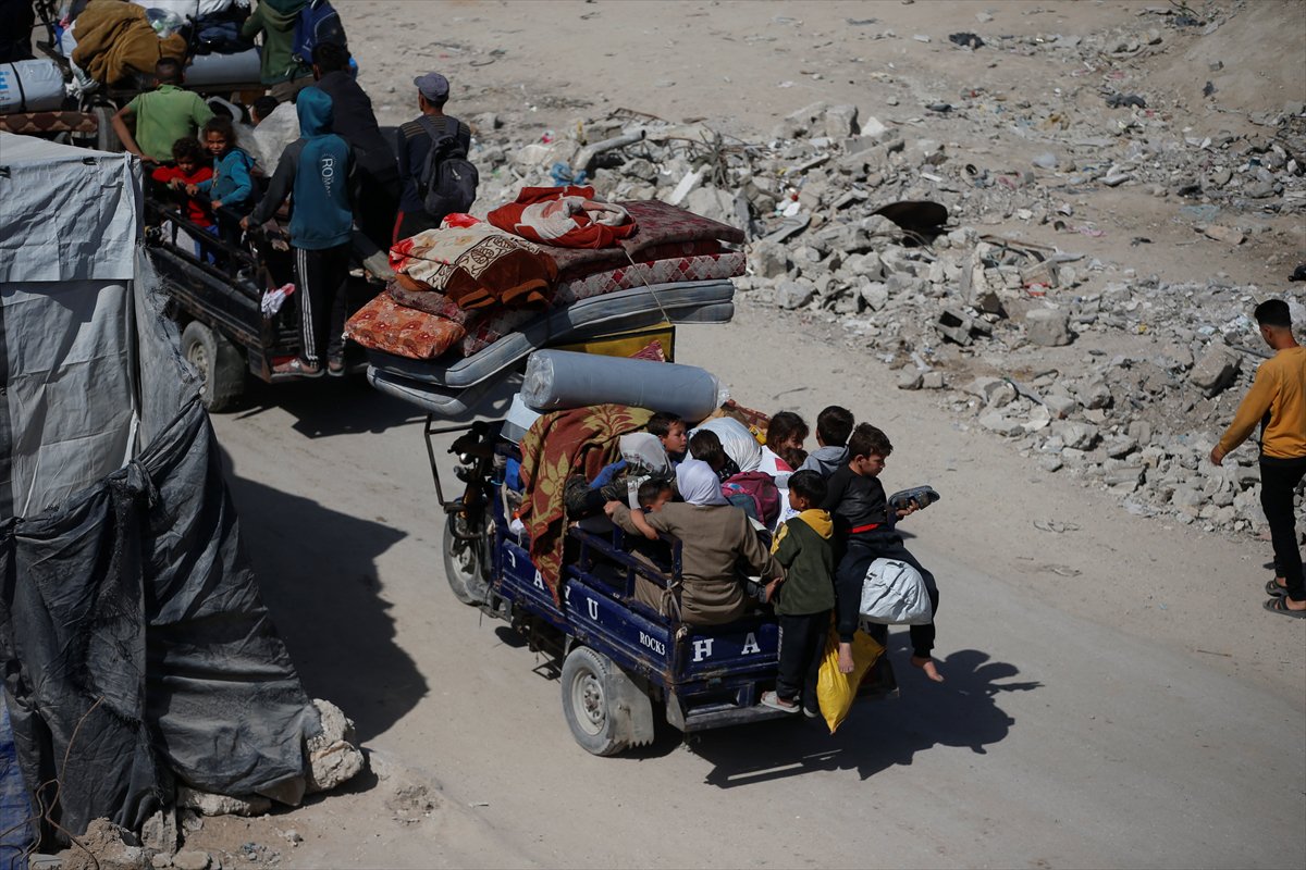 Gazze'de halk güvenli bölgelere göç etmeye başladı
