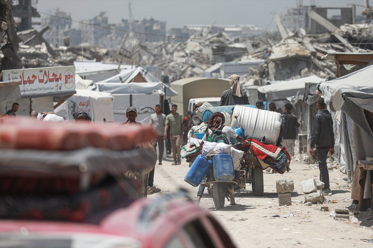 Gazze'de halk güvenli bölgelere göç etmeye başladı