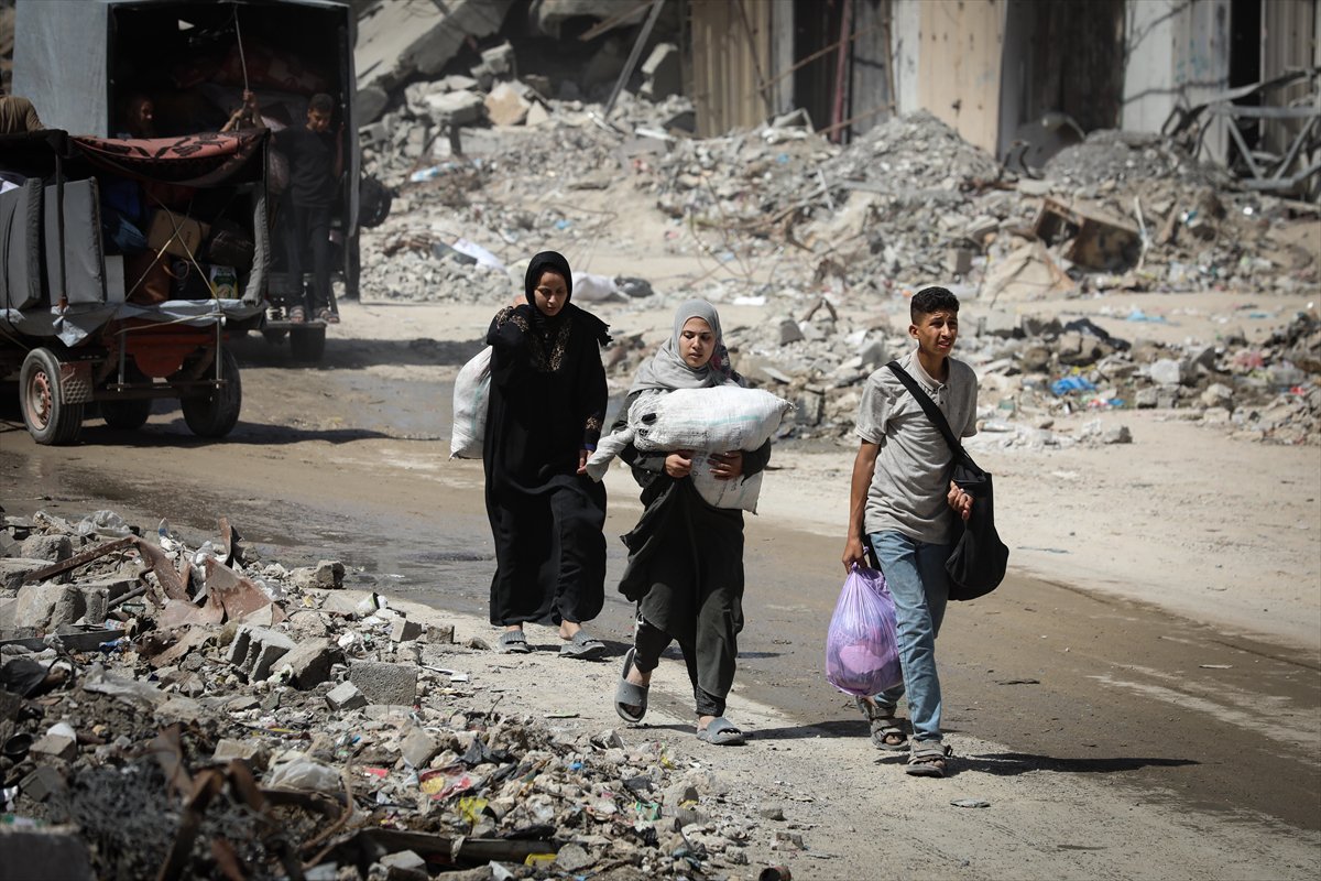 Gazze'de halk güvenli bölgelere göç etmeye başladı