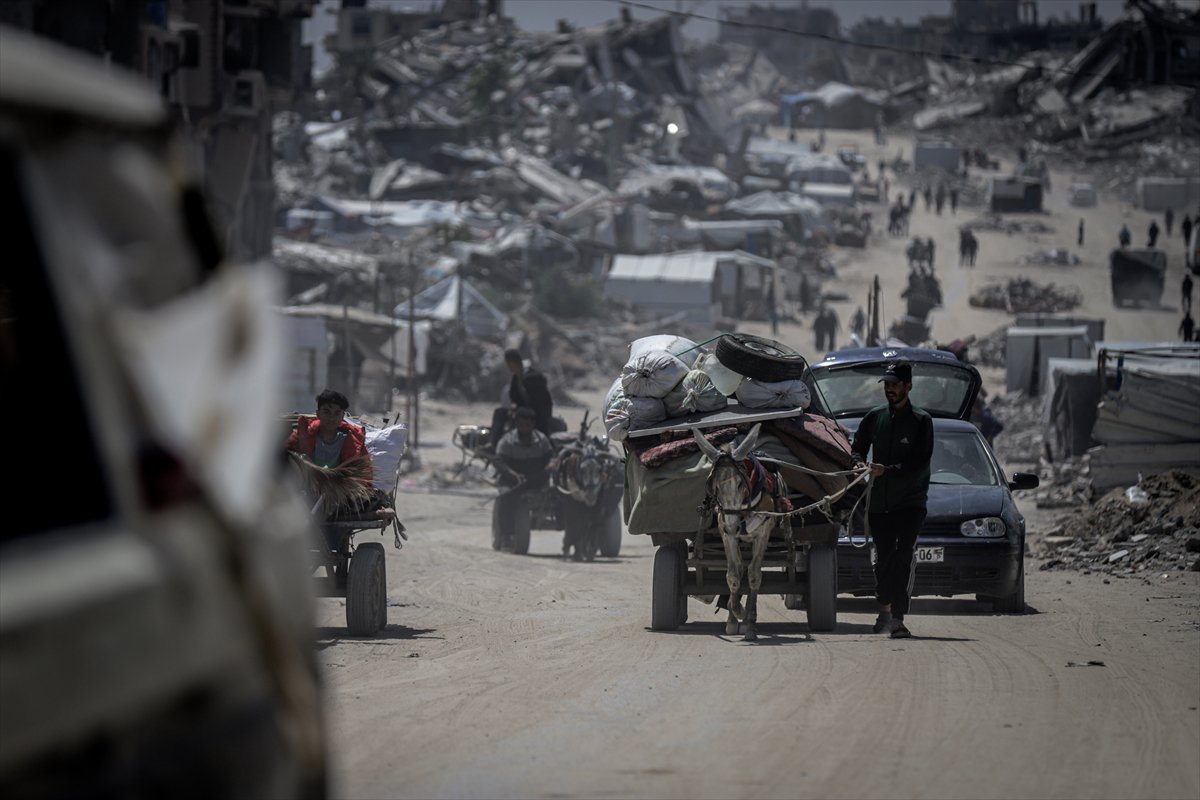 Gazze'de halk güvenli bölgelere göç etmeye başladı