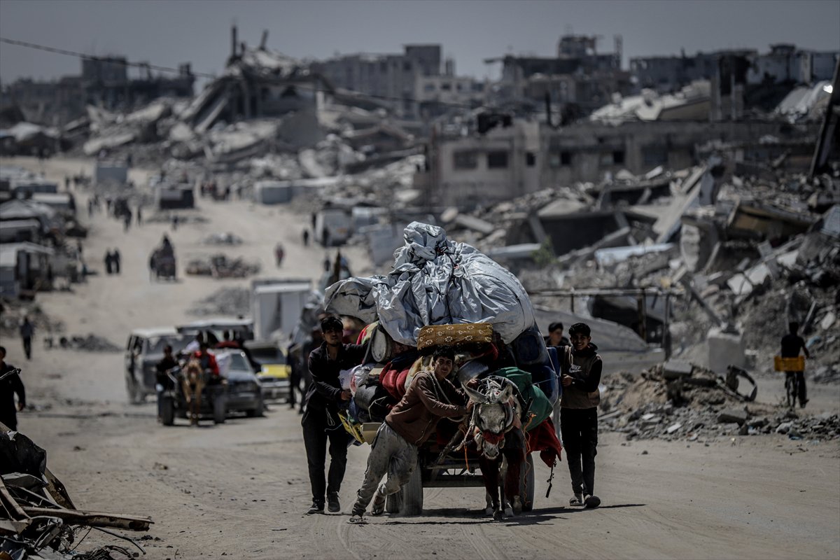 Gazze'de halk güvenli bölgelere göç etmeye başladı