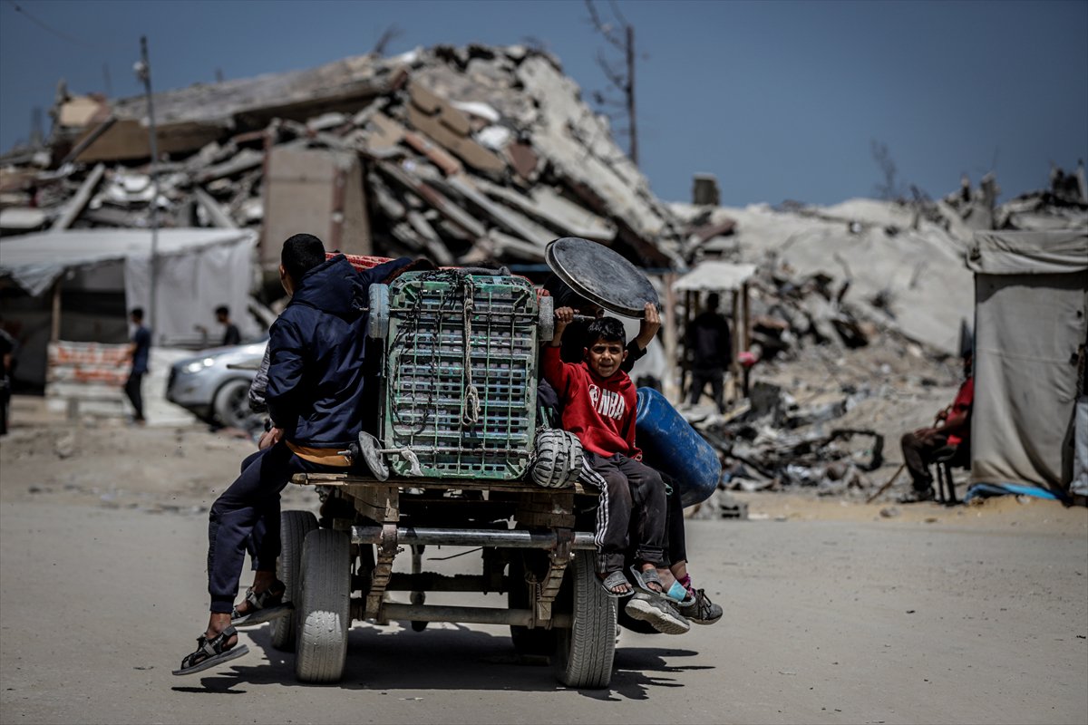 Gazze'de halk güvenli bölgelere göç etmeye başladı
