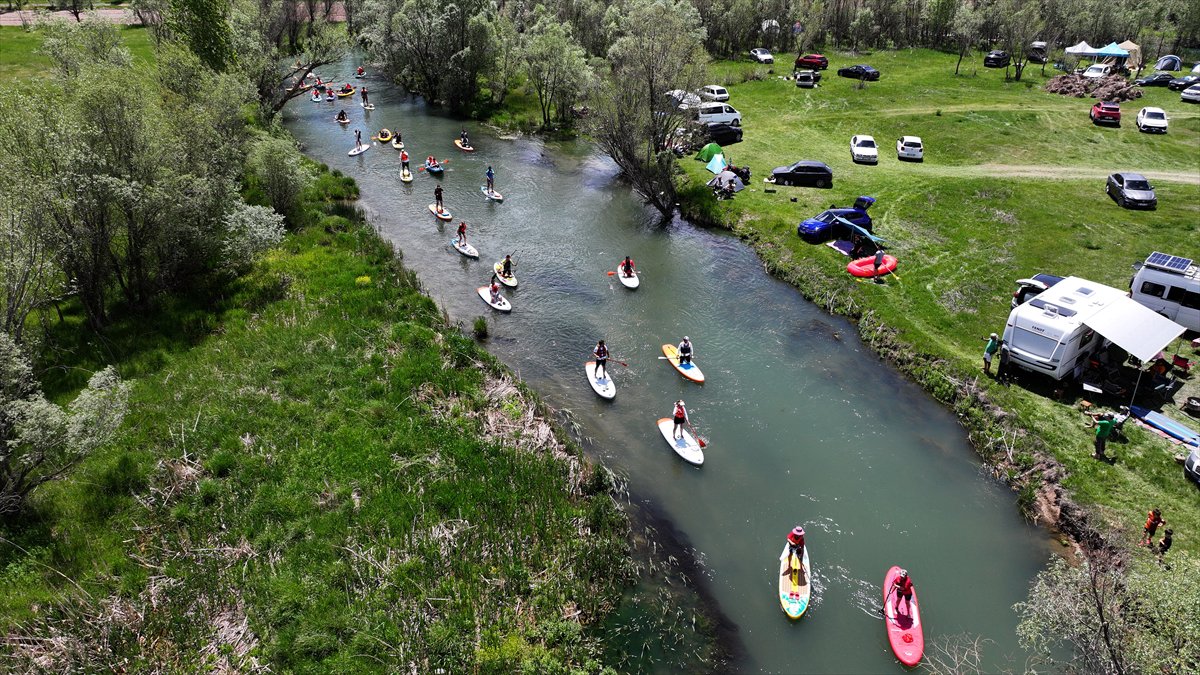 Kayseri'de ay yıldızlı kürek şöleni nefes kesti