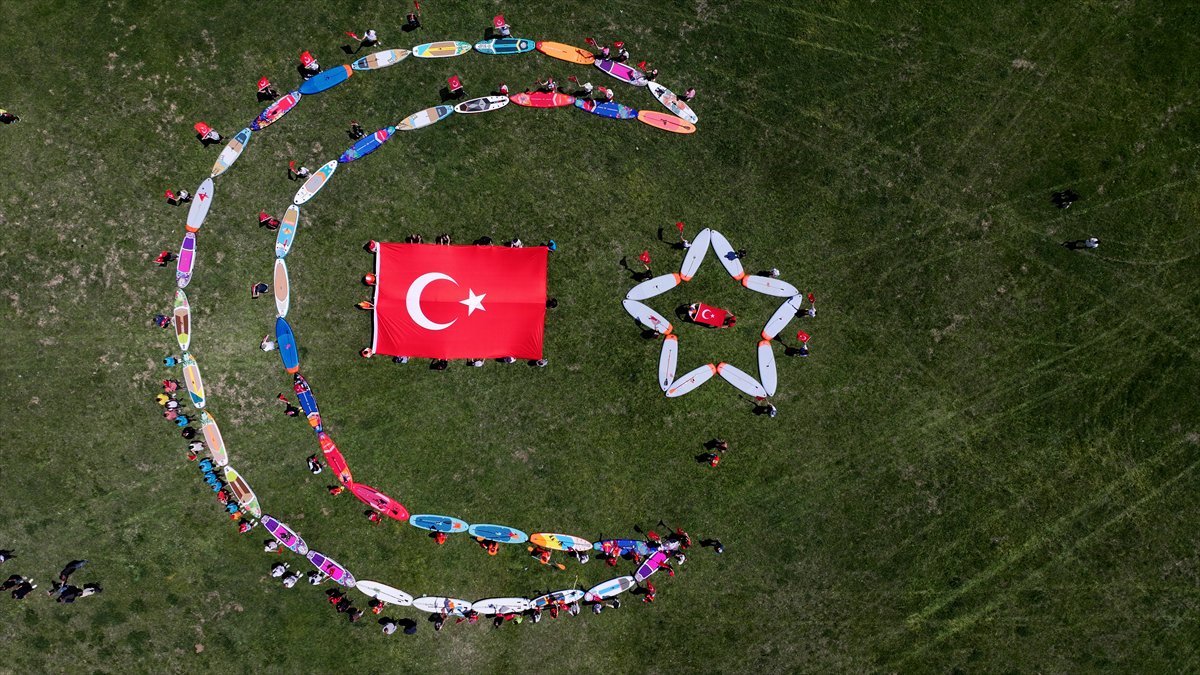 Kayseri'de ay yıldızlı kürek şöleni nefes kesti