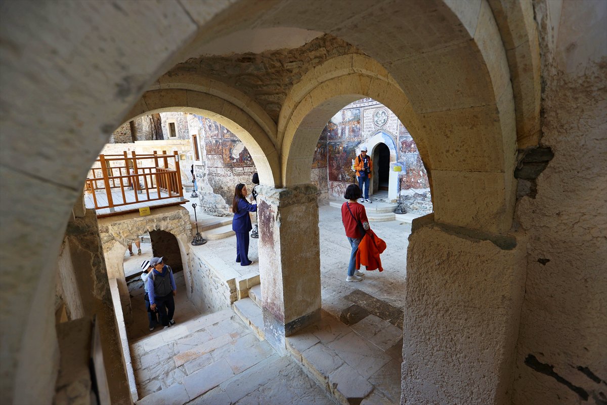 Trabzon’da doğa ve tarihin buluştuğu Sümela Manastırı, yeni sezona rekor ilgiyle başladı