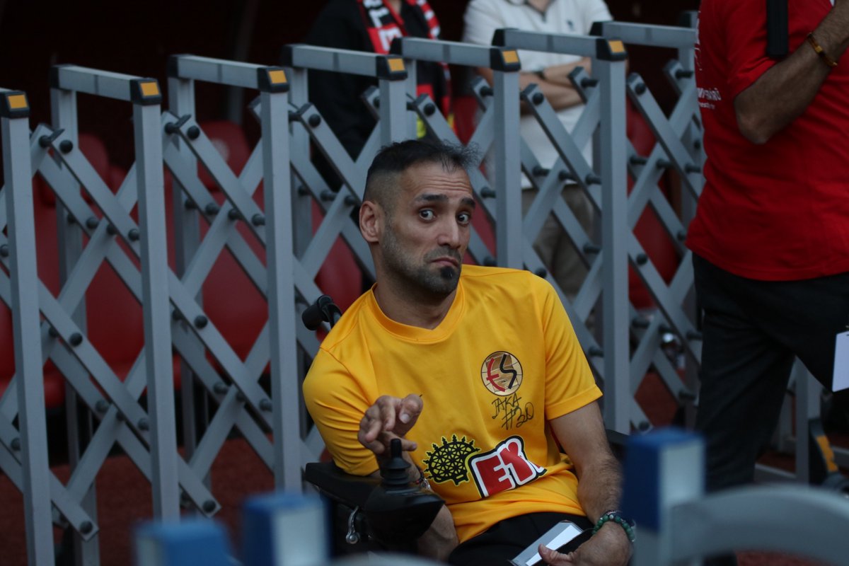 Eskişehirspor’un şampiyonluk coşkusu yeni stadyumda taçlandı