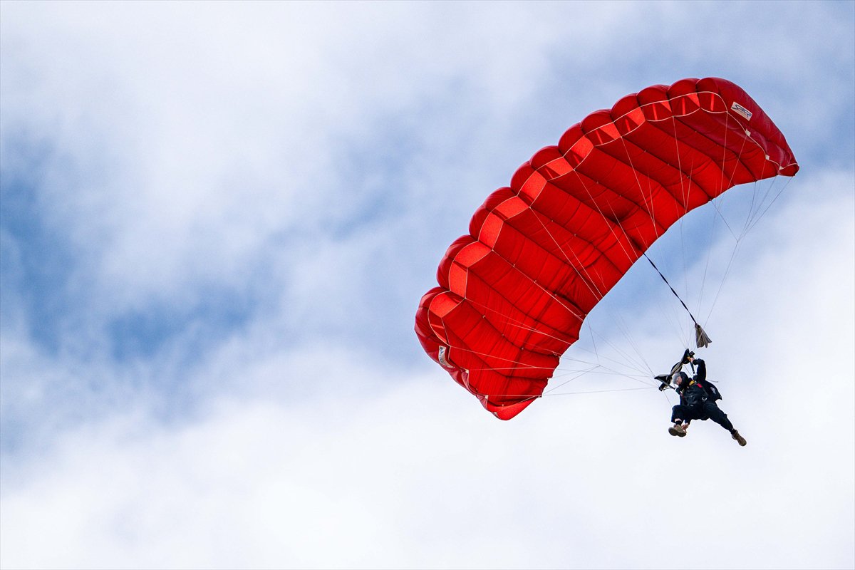 JÖAK keskin nişancılarının gökyüzünden suya nefes kesen görevi