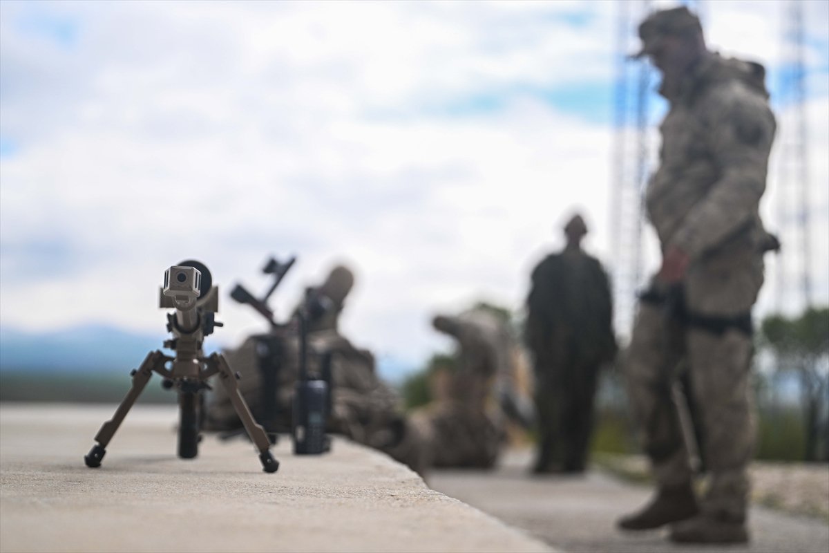 JÖAK keskin nişancılarının gökyüzünden suya nefes kesen görevi