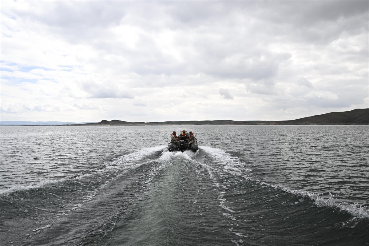 JÖAK keskin nişancılarının gökyüzünden suya nefes kesen görevi