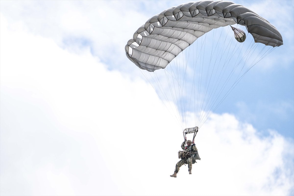 JÖAK keskin nişancılarının gökyüzünden suya nefes kesen görevi