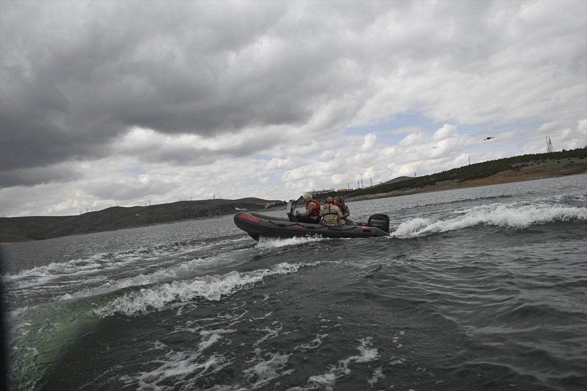 JÖAK keskin nişancılarının gökyüzünden suya nefes kesen görevi