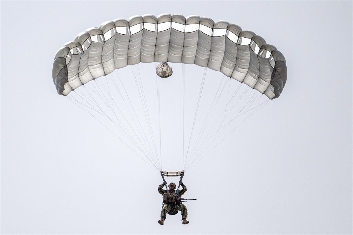 JÖAK keskin nişancılarının gökyüzünden suya nefes kesen görevi