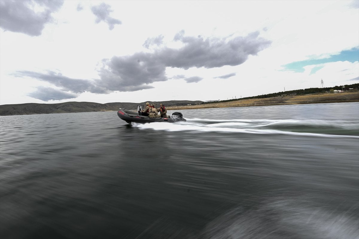 JÖAK keskin nişancılarının gökyüzünden suya nefes kesen görevi