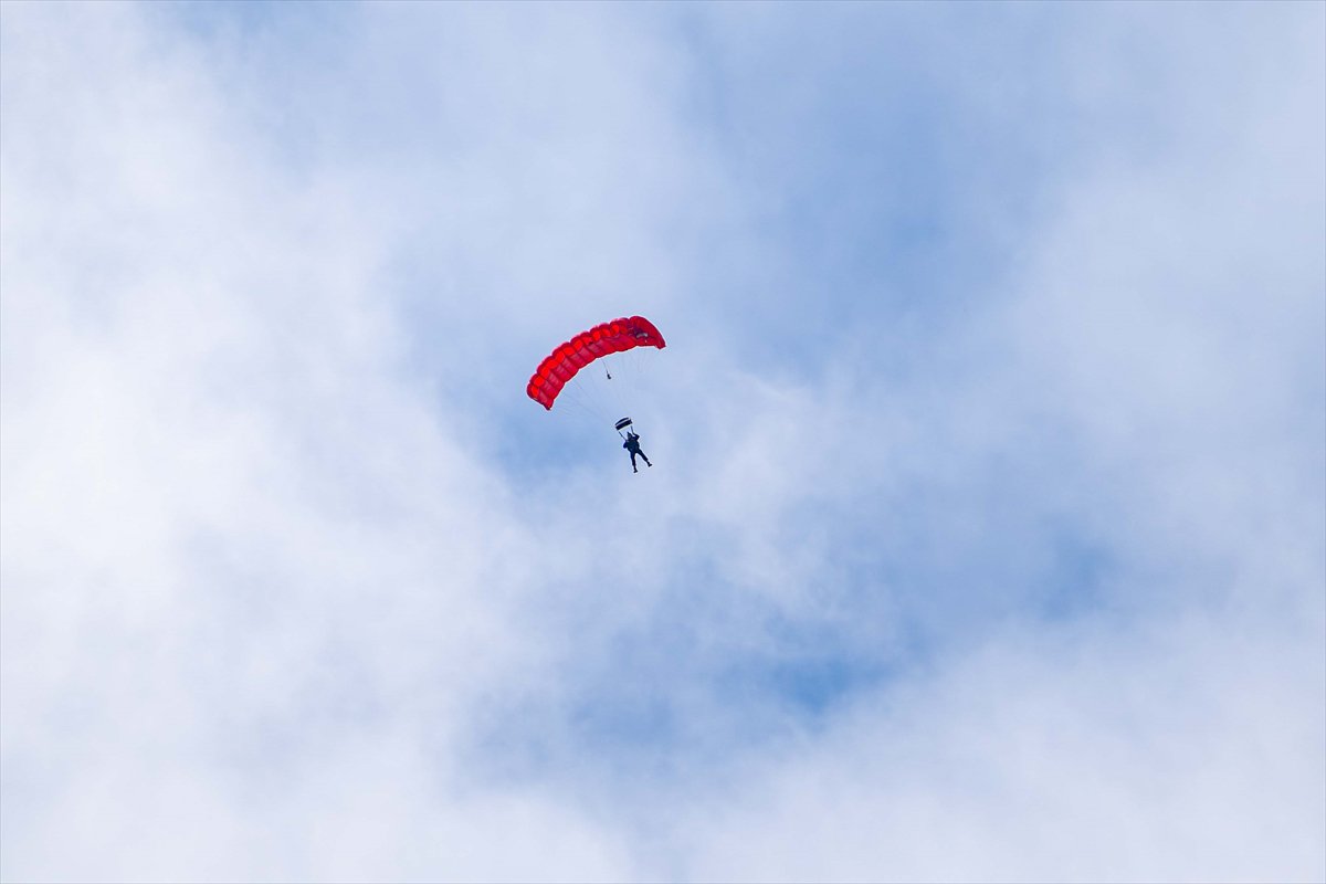JÖAK keskin nişancılarının gökyüzünden suya nefes kesen görevi
