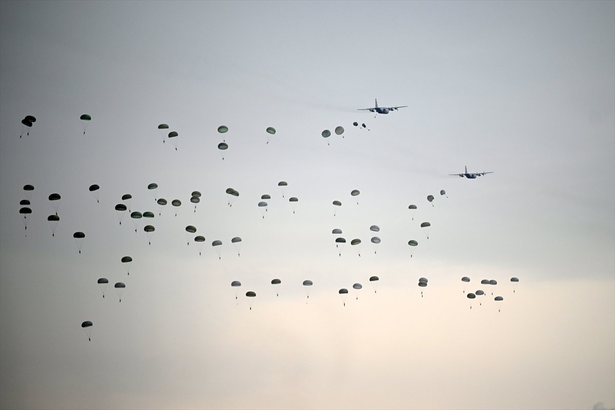 TSK’dan Erciyes semalarında güç gösterisi