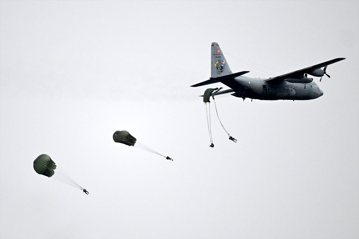 TSK’dan Erciyes semalarında güç gösterisi