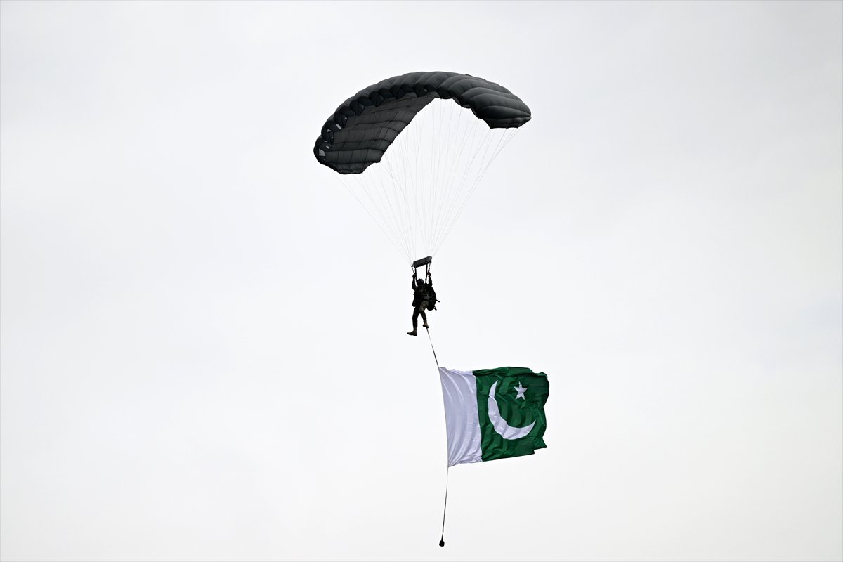 TSK’dan Erciyes semalarında güç gösterisi