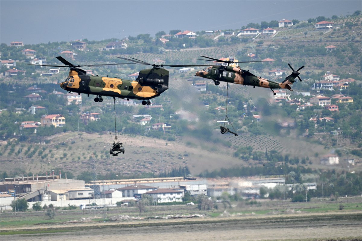 TSK’dan Erciyes semalarında güç gösterisi