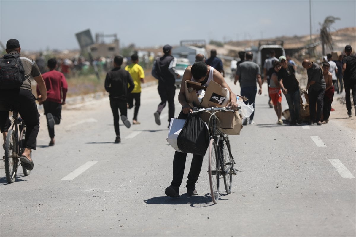 Filistinliler, yardım dağıtım noktasına akın etti