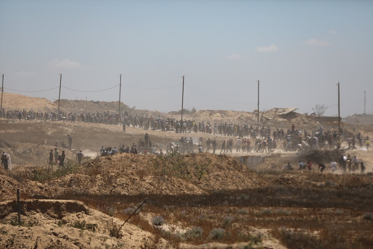 Filistinliler, yardım dağıtım noktasına akın etti