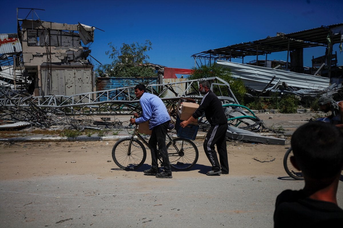 Filistinliler, yardım dağıtım noktasına akın etti