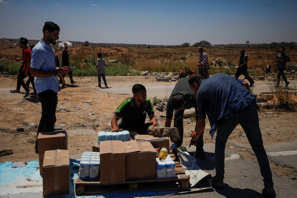 Filistinliler, yardım dağıtım noktasına akın etti