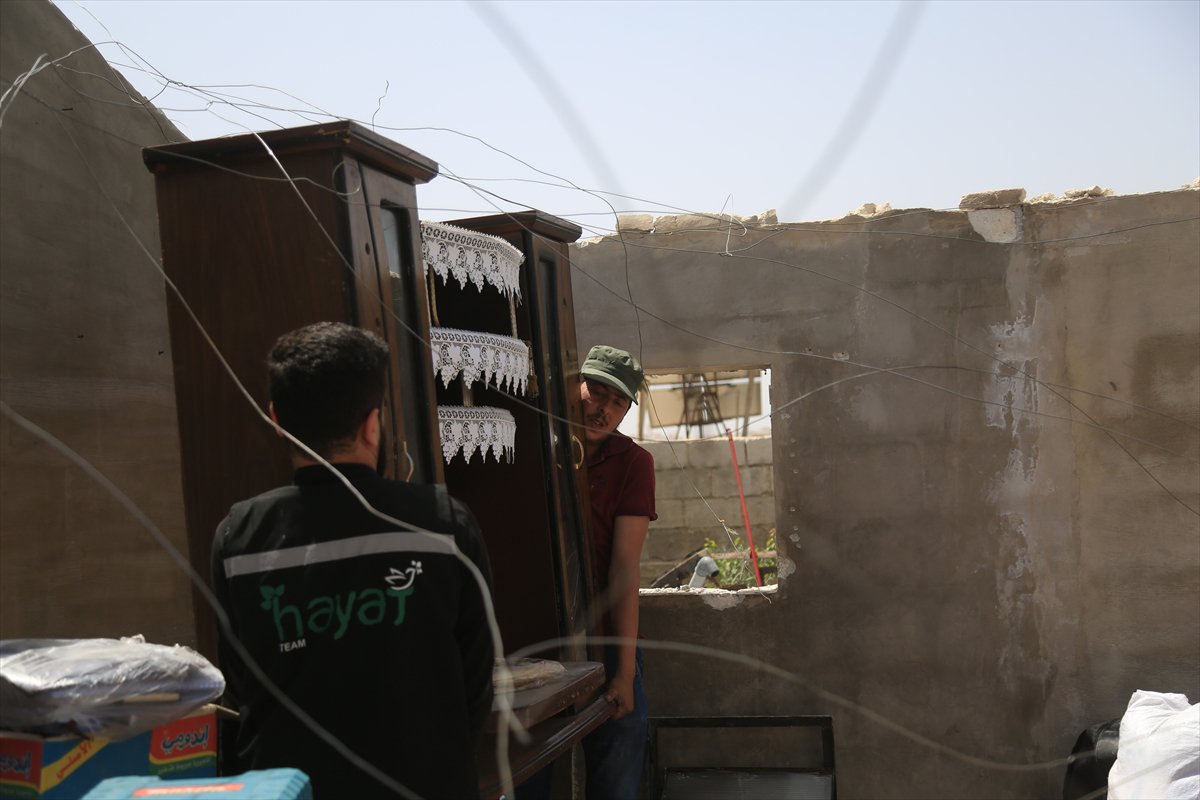 Binlerce Suriyeli, evlerine dönmeye devam ediyor