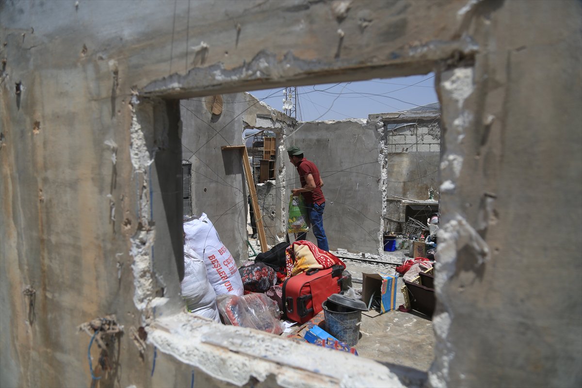 Binlerce Suriyeli, evlerine dönmeye devam ediyor