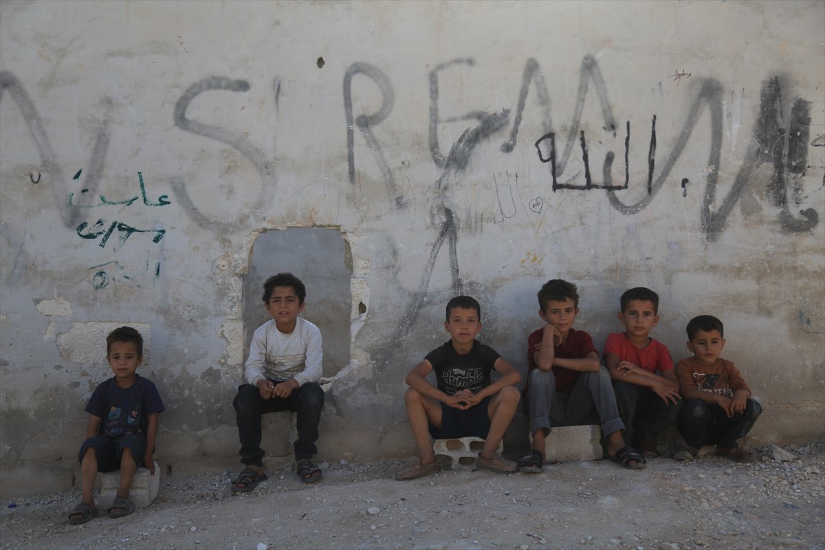 Binlerce Suriyeli, evlerine dönmeye devam ediyor