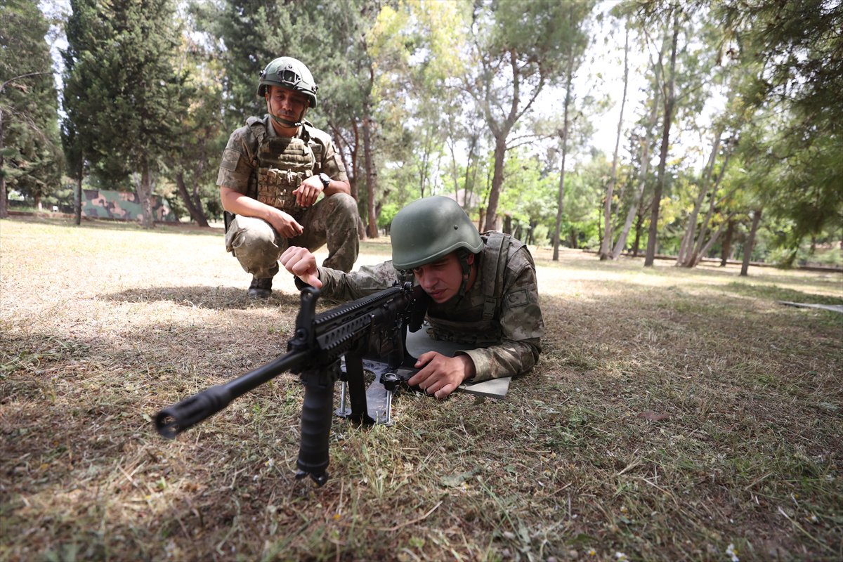 Bedelli askerlikte yoğun eğitim süreci yemin töreniyle taçlandı
