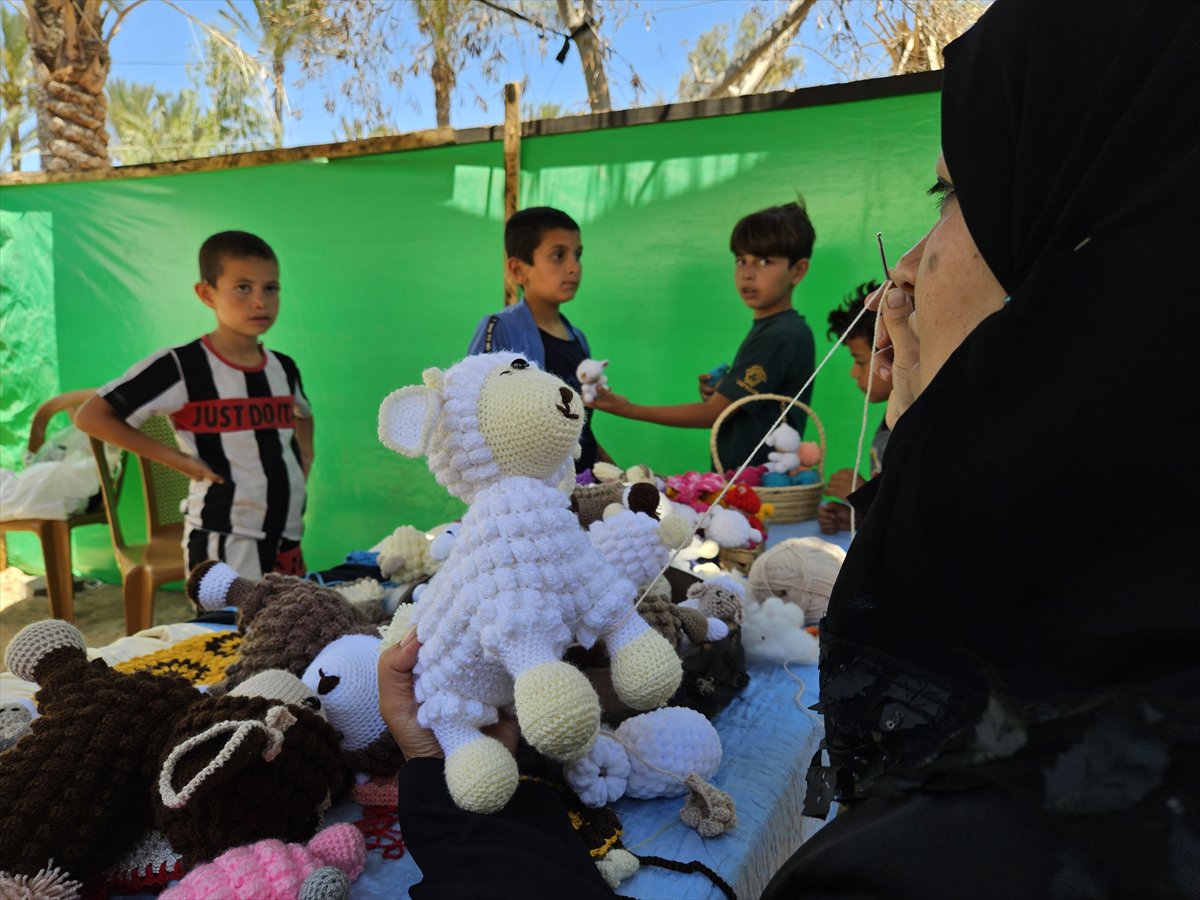 Gazze’de savaşın içinde bayram sevinci