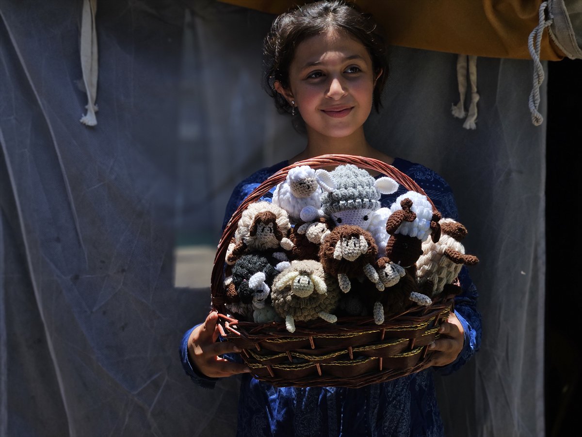 Gazze’de savaşın içinde bayram sevinci