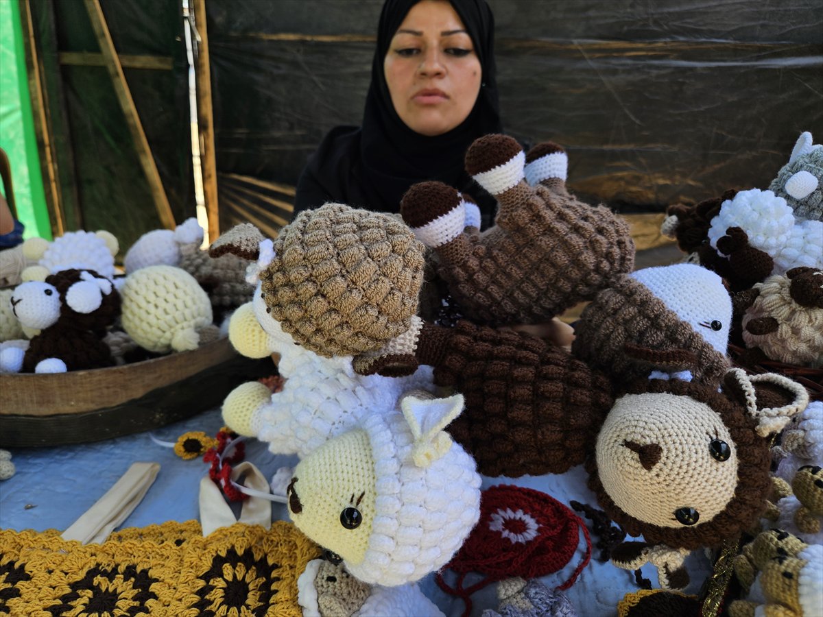 Gazze’de savaşın içinde bayram sevinci