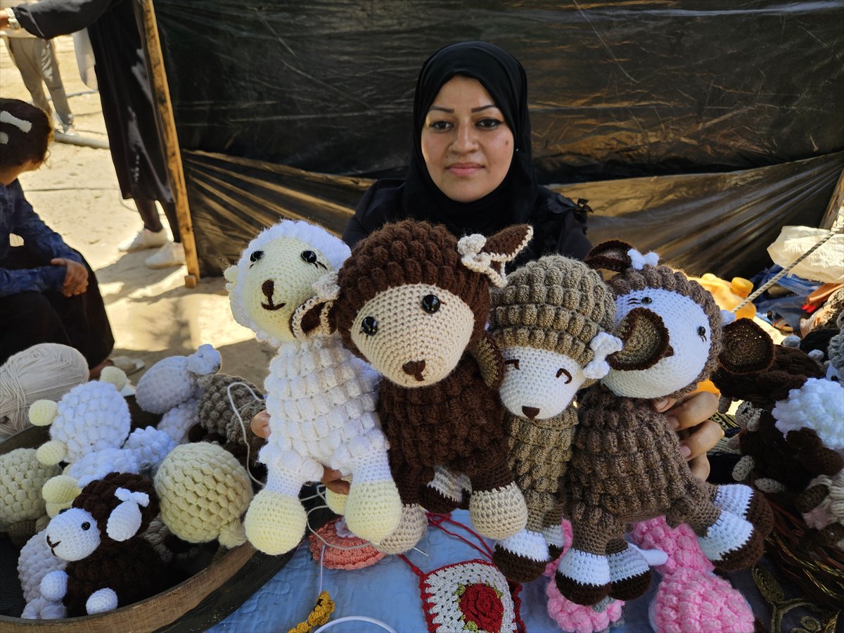 Gazze’de savaşın içinde bayram sevinci