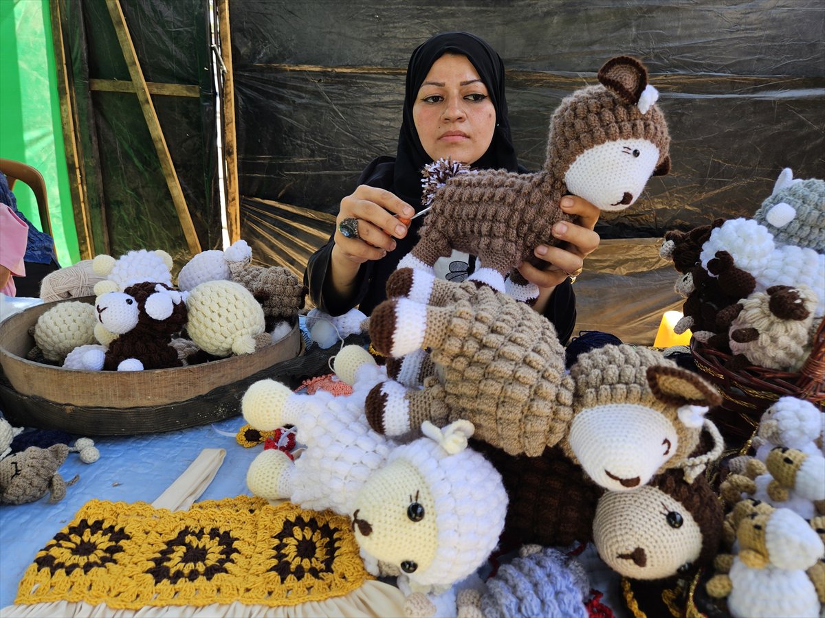 Gazze’de savaşın içinde bayram sevinci