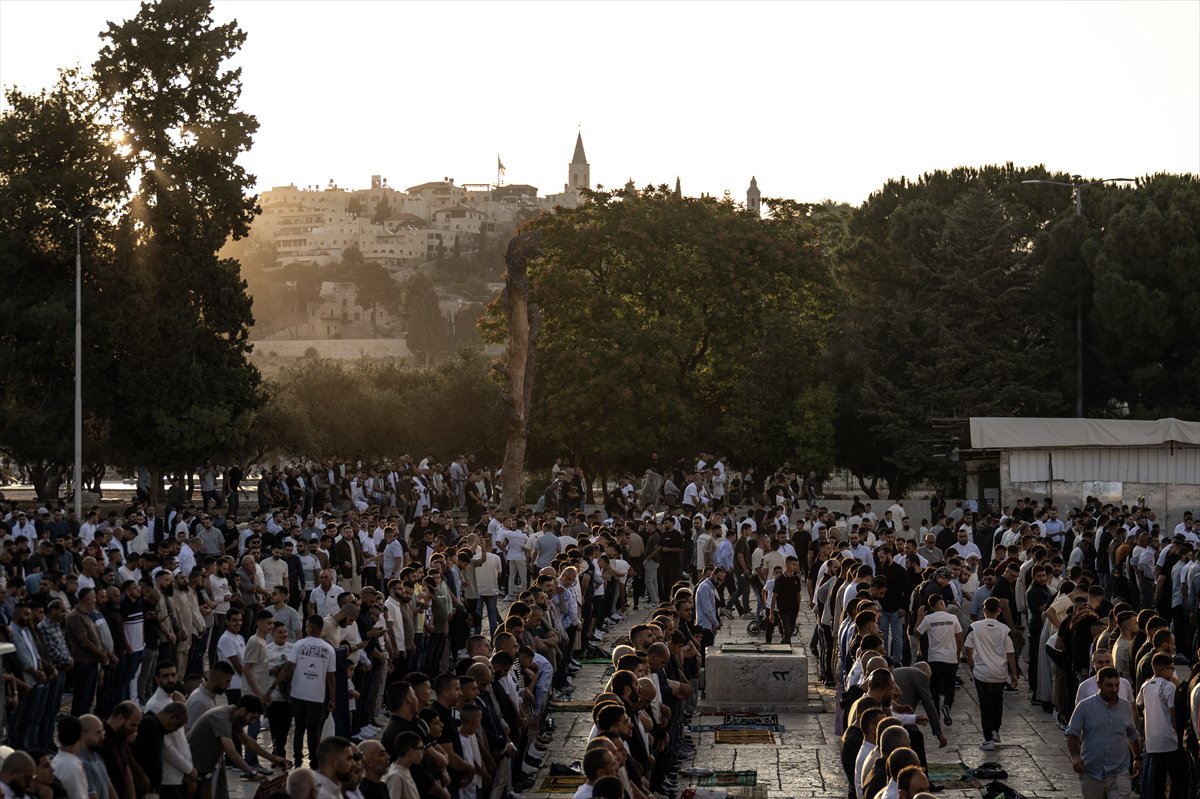 Mescid-i Aksa'da bayram namazı