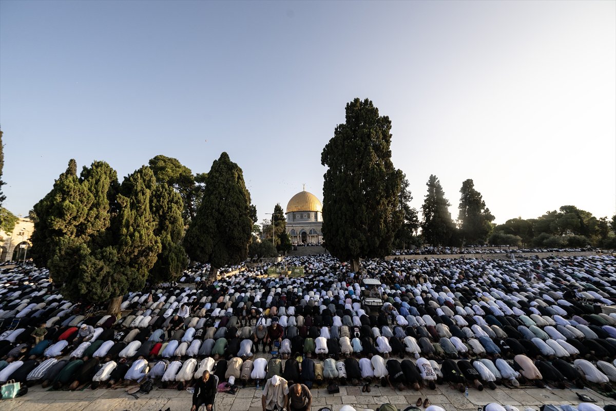 Mescid-i Aksa'da bayram namazı