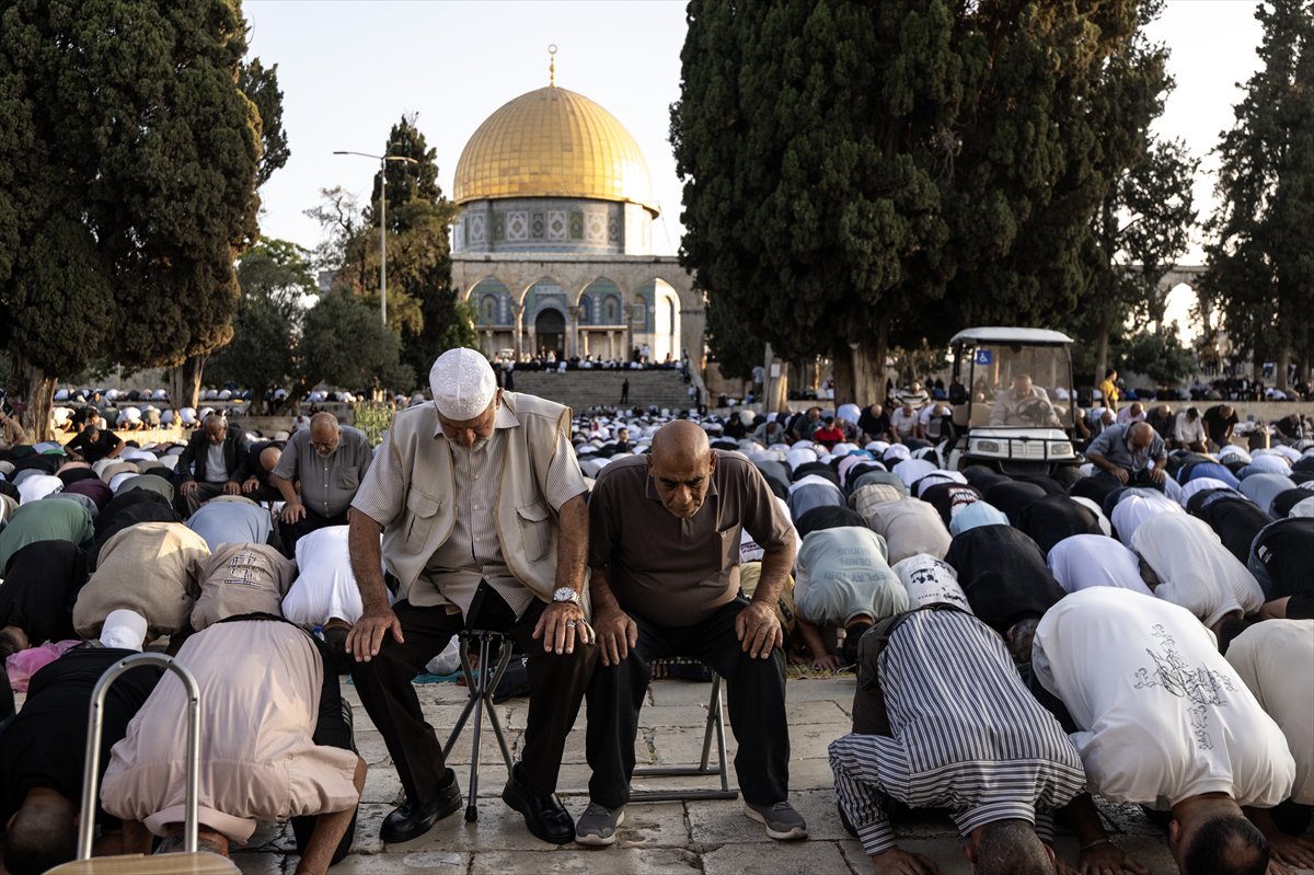 Mescid-i Aksa'da bayram namazı