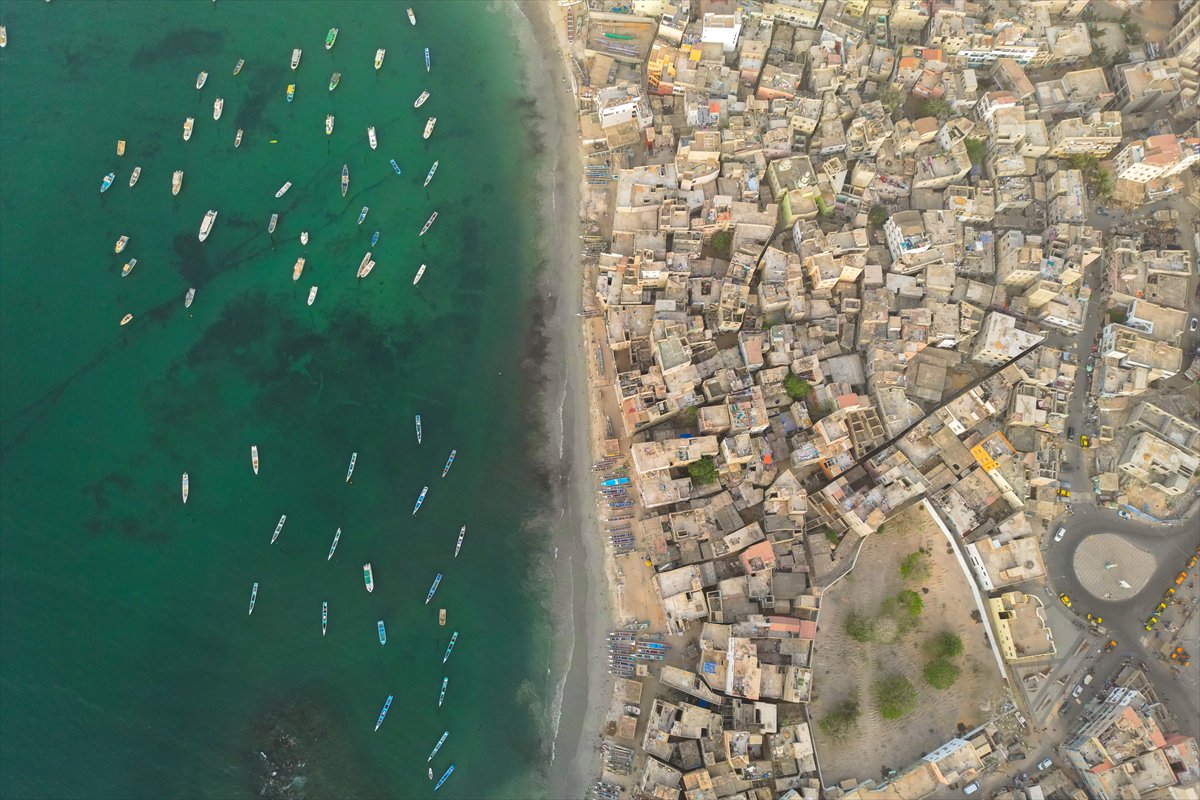Dakar'ın renkli ve isyankar sokakları