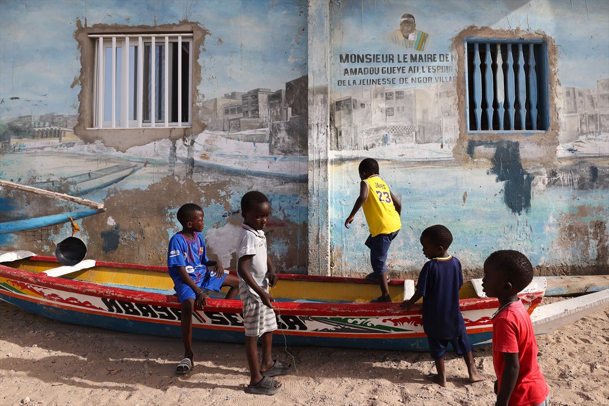 Dakar'ın renkli ve isyankar sokakları