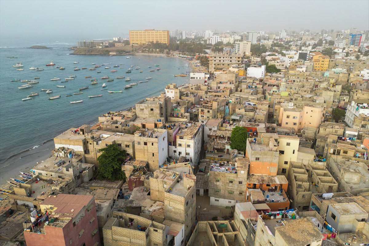 Dakar'ın renkli ve isyankar sokakları