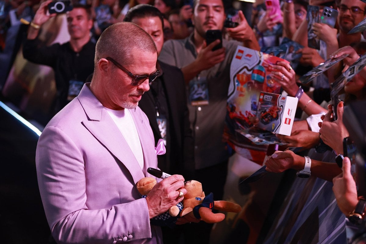 Meksika’da Brad Pitt rüzgarı: F1 The Movie’nin yıldızları buluştu