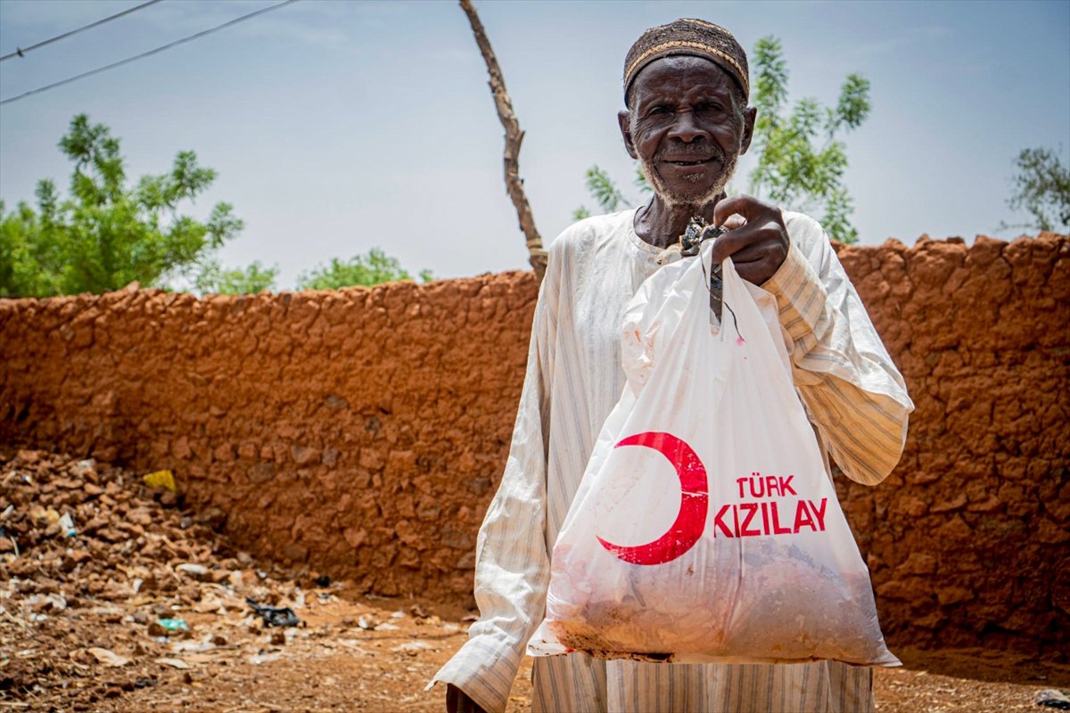 Kızılay bu yıl da kurban yardımlarını ihtiyaç sahiplerine ulaştırdı