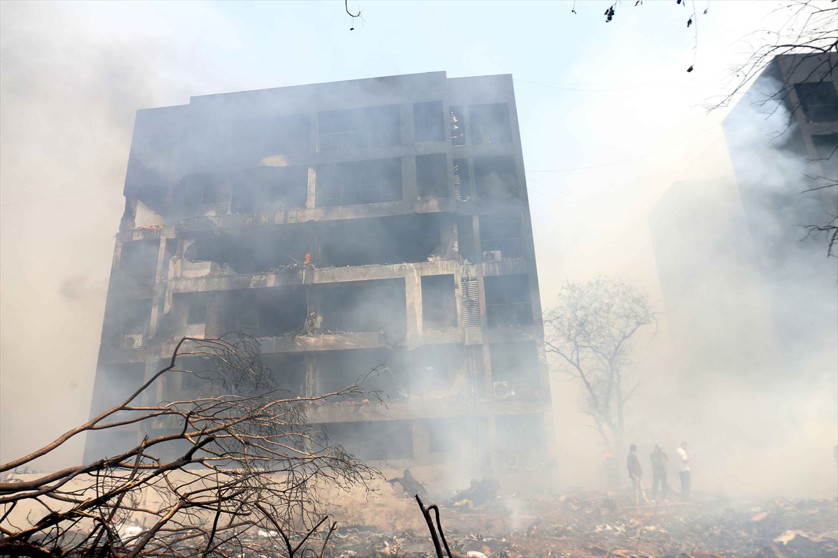 Hindistan'da yolcu uçağı düştü