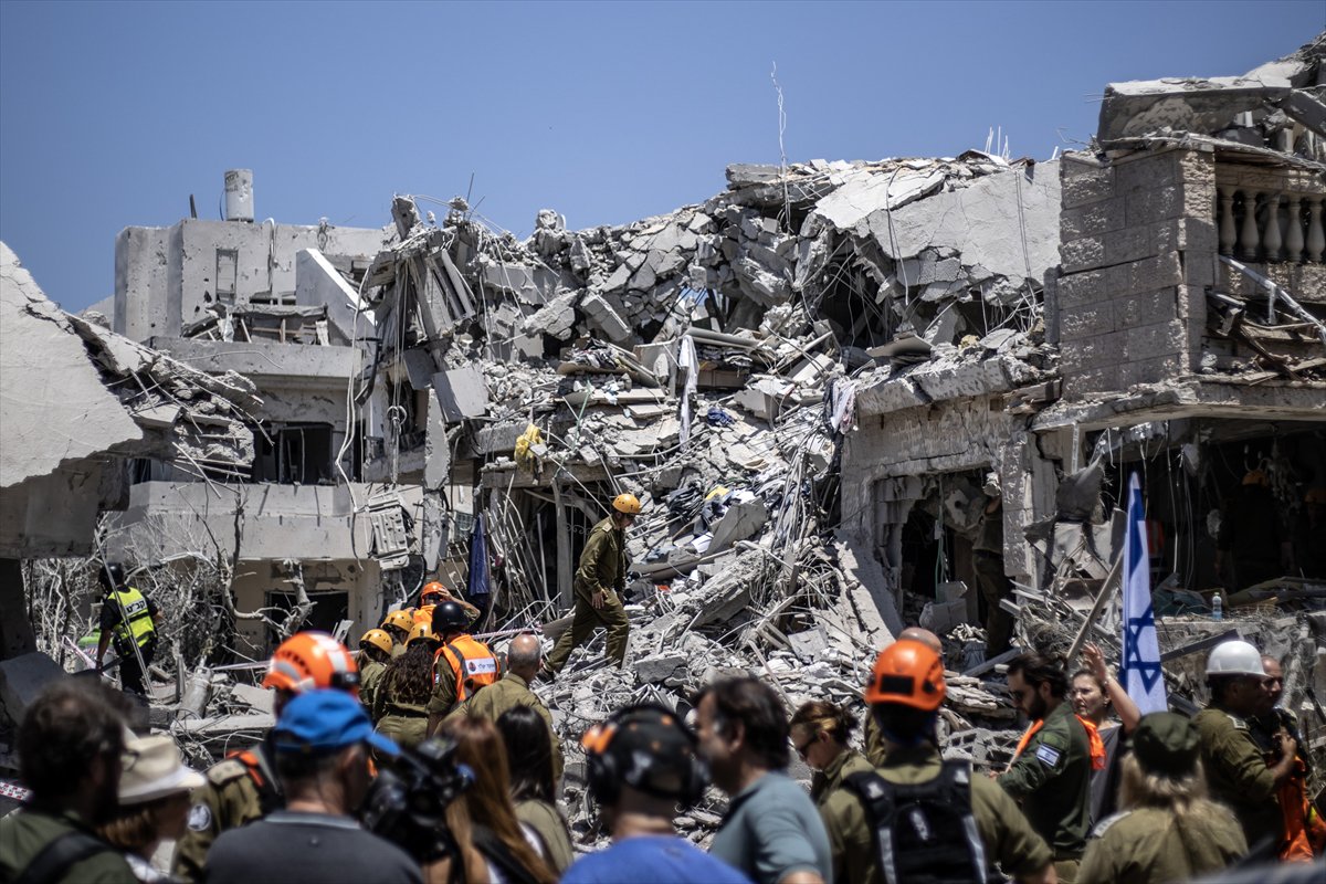 İran’ın misilleme füze atakları Tel Aviv’de hayatı felç etti